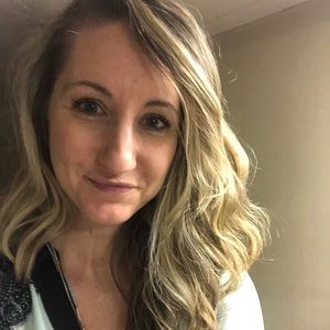 Meet your Posher, Felisha